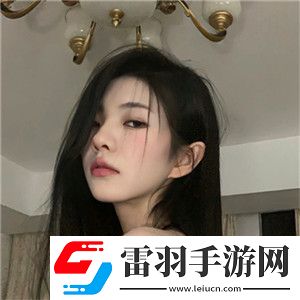 寶寶扶著水池乖乖讓爸爸洗頭宣稱將免費