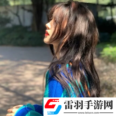 2021最新側(cè)臉精致的好看女生微信頭像太陽不是突然下山的熱情與期待也是