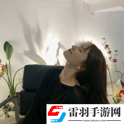 2021最新側(cè)臉精致的好看女生微信頭像太陽不是突然下山的熱情與期待也是