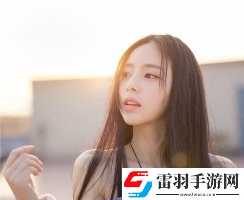 兩峰夾小溪地濕又無泥詩