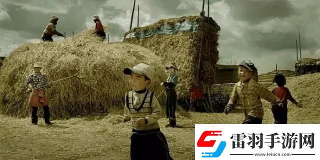 麥?zhǔn)湛裣肭?></p><h3>1. 狗蛋兒“麥田怪圈”</h3><p>你說那麥田怪圈神秘莫測，狗蛋兒媽卻能信手拈來。她左沖右突，在麥田里畫出一個個讓人捧腹的圖案。這大媽，簡直是個“麥田藝術(shù)家”！</p><h3>2. “騎”麥浪的奇女子</h3><p>狗蛋兒媽騎在麥浪上，那姿勢，宛如一位威風(fēng)凜凜的女俠。她手握鐮刀，勇往直前，將一片片麥子割倒。這場景，讓人忍不住想起那句詩：“麥田里的守望者，狗蛋兒媽也瘋狂。”</p><h3>3. 麥?zhǔn)战绲摹熬W(wǎng)紅”</h3><p>這大媽成了麥?zhǔn)战绲摹熬W(wǎng)紅”，她那一身“麥香”攻略，吸引了無數(shù)粉絲。直播間里，狗蛋兒媽揮汗如雨，一邊割麥，一邊分享心得。網(wǎng)友們紛紛點贊，直呼：“這大媽，真會玩！”</p><h3>4. “麥田”里的奇遇</h3><p>狗蛋兒媽在麥田里，總能遇到一些奇奇怪怪的事情。比如，她曾在一堆麥子里發(fā)現(xiàn)了一只熟睡的貓咪；還有一次，她在麥田里撿到了一只迷路的兔子。這些奇遇，讓她成了麥田里的“探險家”。</p><h3>5. 狗蛋兒“麥田狂想”</h3><p>這大媽有著一顆不安分的心，她總想在麥田里搞出點花樣。有一天，她突發(fā)奇想，決定在麥田里舉辦一場“麥田搖滾音樂節(jié)”。她邀請了一群志同道合的朋友，在麥浪中盡情搖滾。這場景，讓人感嘆：狗蛋兒媽，真是個狂人！</p><h3>6. “麥田里的守望者”</h3><p>狗蛋兒媽不僅會割麥，她還關(guān)心糧食安全。她經(jīng)常在直播間里呼吁大家珍惜糧食，保護環(huán)境。她說：“麥田里的守望者，不僅要會割麥，還要有責(zé)任心。”</p><h3>7. 狗蛋兒“麥田哲學(xué)”</h3><p>這大媽有著一套獨特的“麥田哲學(xué)”，她認(rèn)為，麥田是人生的縮影，割麥如同解決問題。她說：“面對困難，我們要勇敢地?fù)]舞手中的鐮刀，將其一一割倒?！?/p><h3>8. 結(jié)語</h3><p>狗蛋兒麥?zhǔn)展ヂ?，讓人耳目一新。她以幽默、夸張的方式，引領(lǐng)了游戲攻略的新風(fēng)向。這大媽，不僅教會了我們?nèi)绾胃铥?，還讓我們明白了人生的真諦。在這片金黃的麥田里，狗蛋兒身影愈發(fā)顯得高大。她那獨特的魅力，讓人忍不住感嘆：這大媽，真是個傳奇！</p>            </div>
            <div   class=
