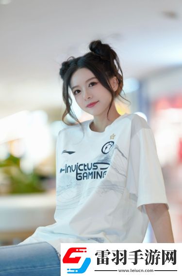 英雄聯(lián)盟駱歆穿新IG隊服亮相