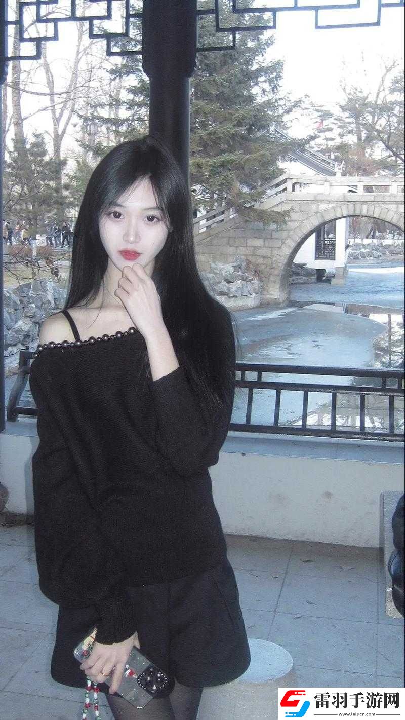 女