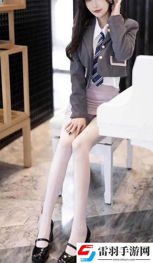 萌白醬絲襪的獨特魅力展現(xiàn)