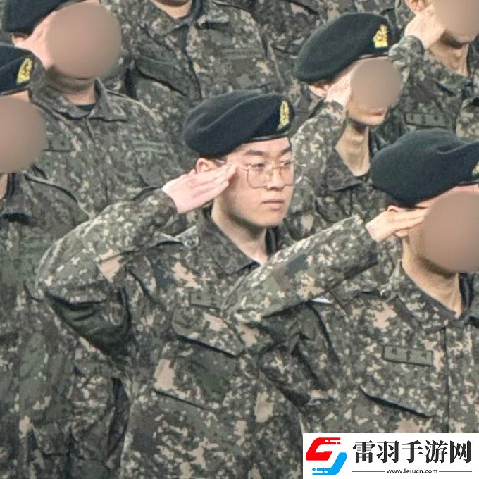 二等兵崔祐齊！忠！誠(chéng)！Zeus結(jié)業(yè)照片流出
