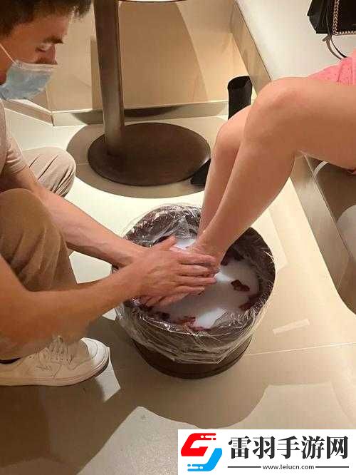 男按摩師舌頭伸進(jìn)