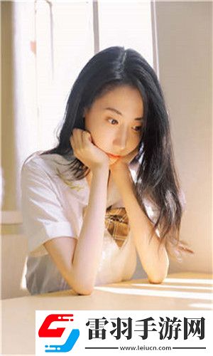 親嘴伸進內(nèi)衣揉胸口激烈視頻免會員版